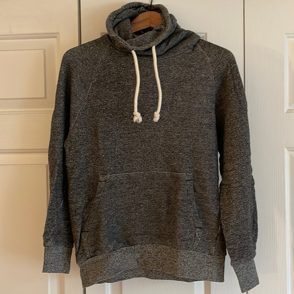 H&M Men’s Sweatshirt in a Size Small